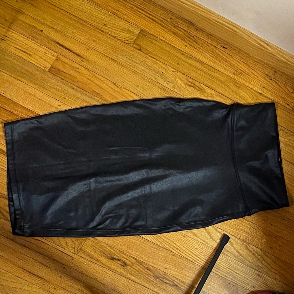 Spanx black faux leather midi pencil skirt
